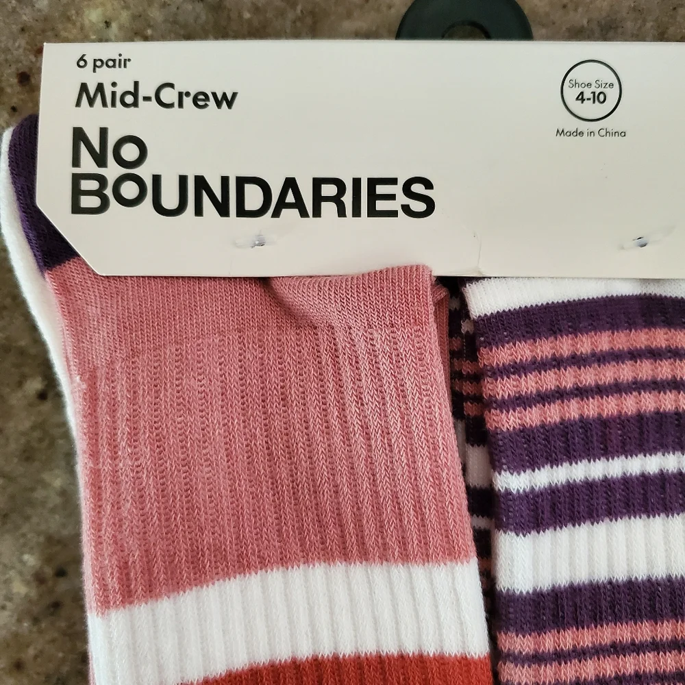 NEW No Boundaries Mid‎ Crew Socks 6 Pair Strips And Solids Multicolor Women